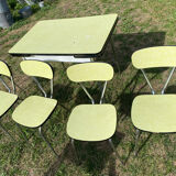 Table et chaises en Formica jaune