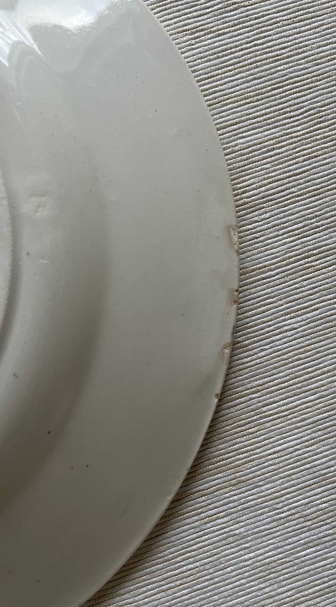 6 antique flat plates in Saint-Amand earthenware (Nord)