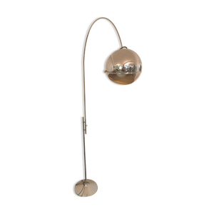 lampadaire arc en métal