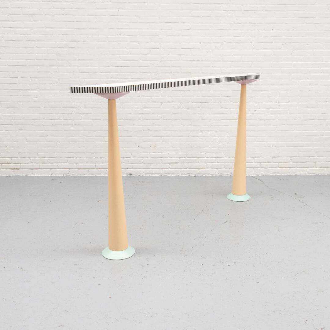 Console murale Memphis des années 1980