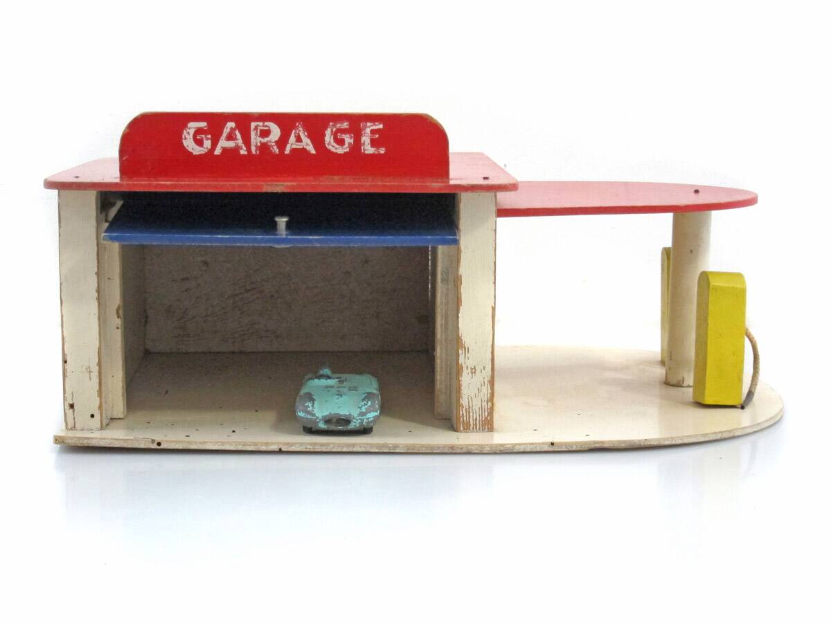 Rare fifties vintage toy garage with De Stijl colours