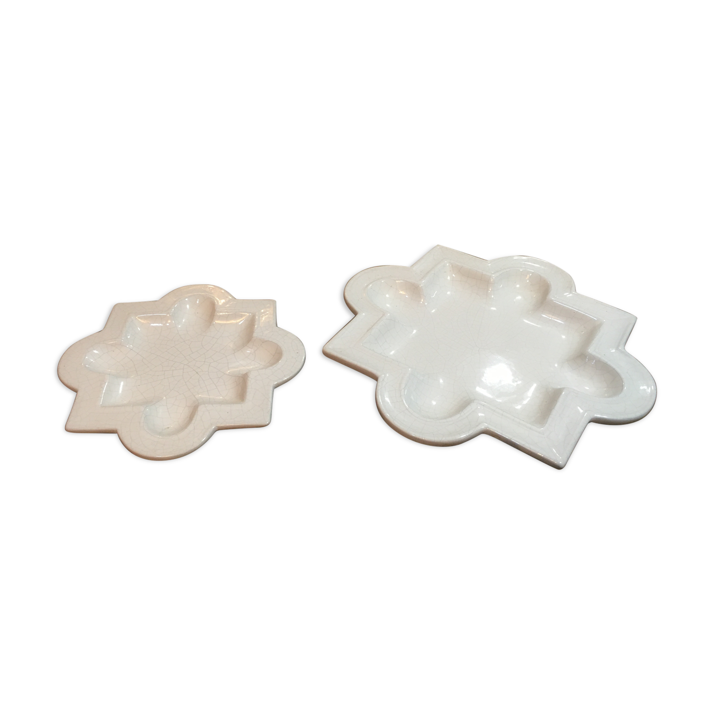 Pair of ceramic pocket vacuum