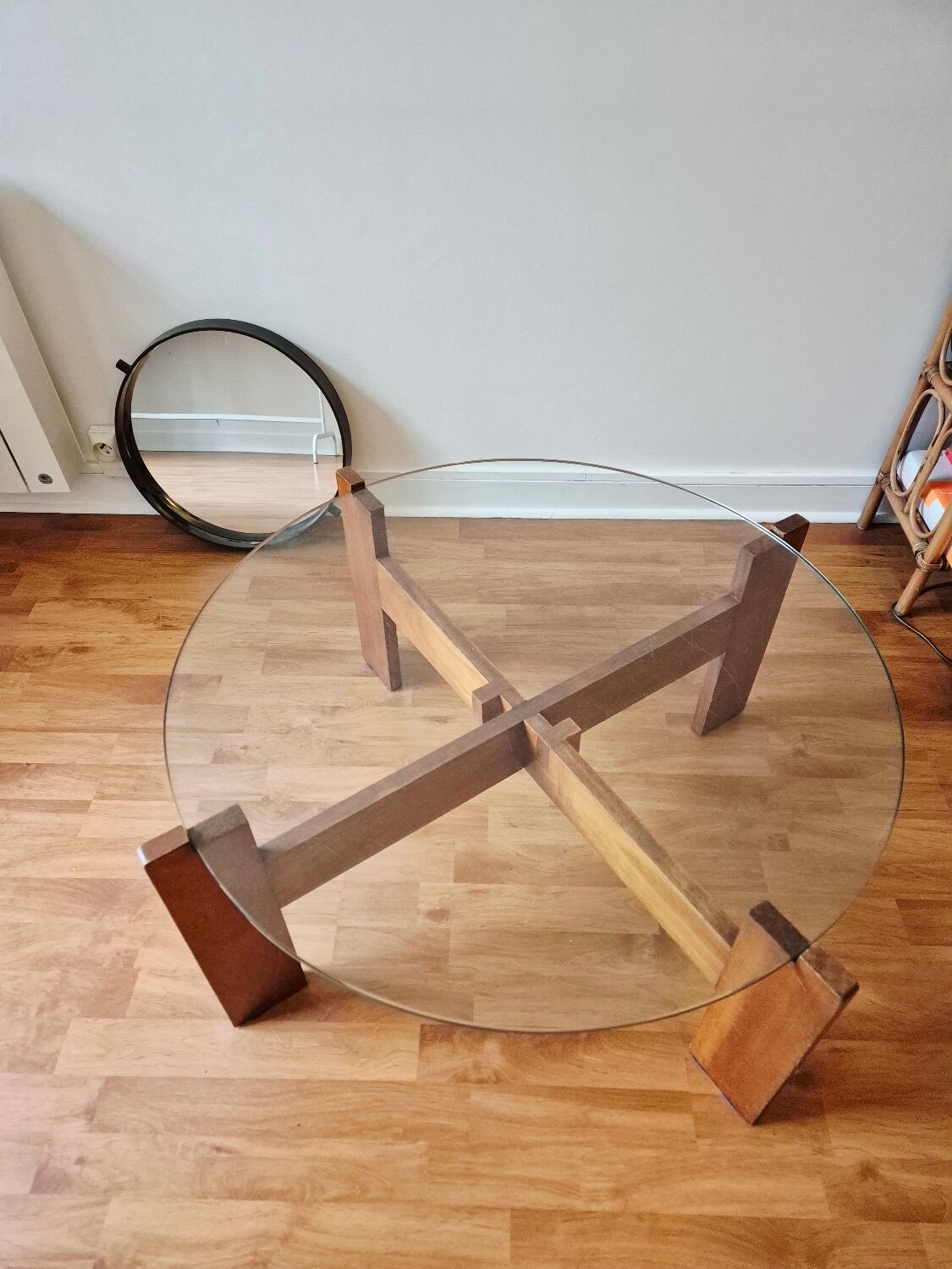 Wooden round table with glass top - Vintage