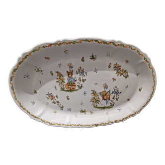 Oval dish with Moustier decor