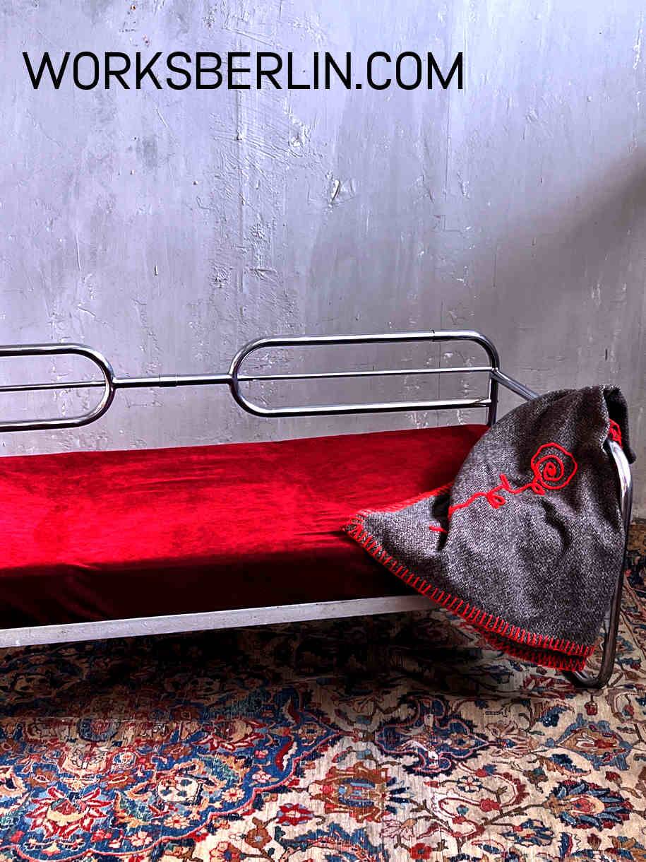 Exclusive Bauhaus Tubular Steel Sofa – A Masterpiece of Bauhaus Design