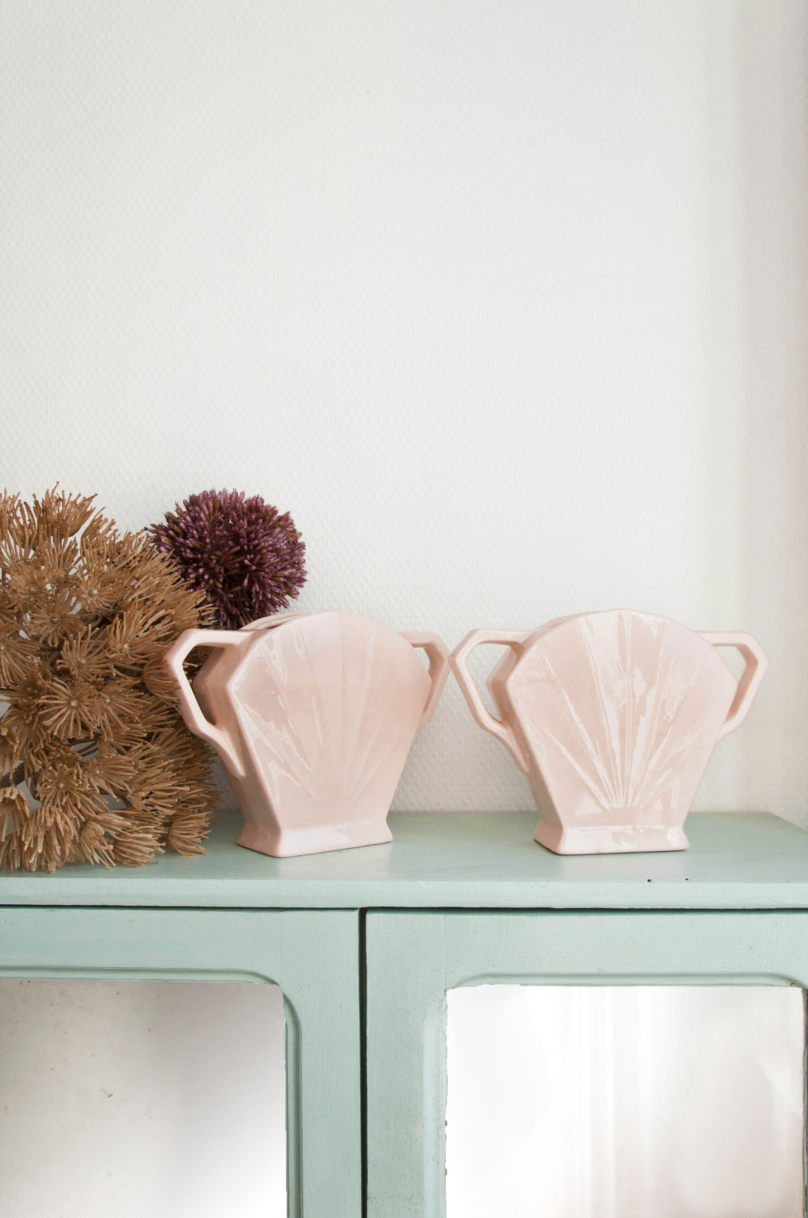 Paire de vases vintage en forme de coquilles st jacques