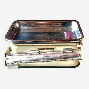 Vintage Stube household scale in lacquered sheet steel
