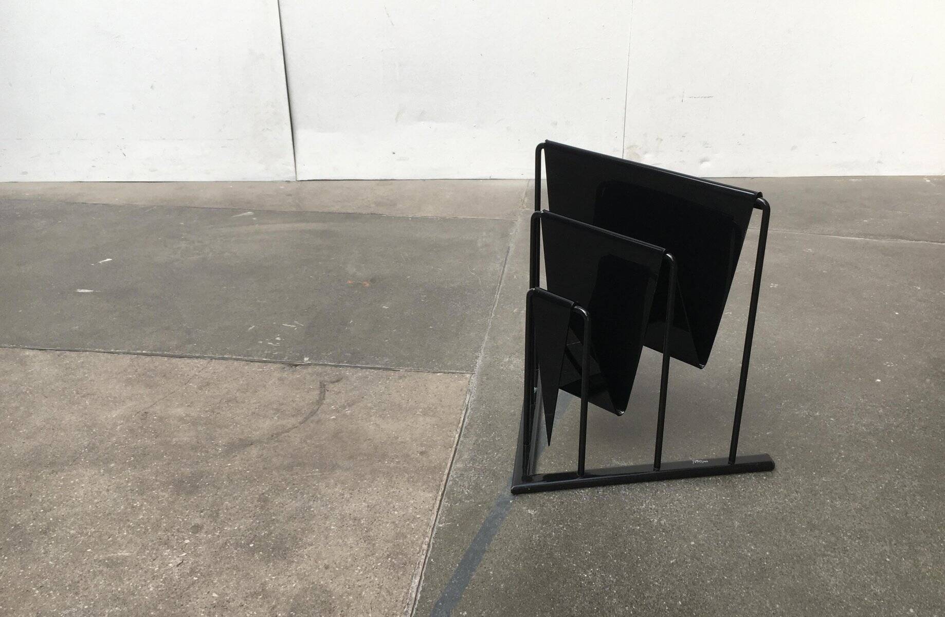 Postmodern vintage magazine rack by Markus Börgens for D-Tec, 1980s.