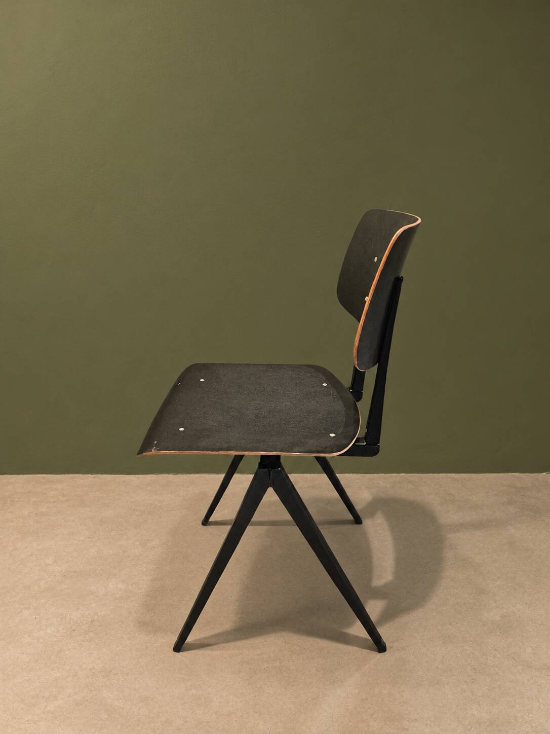 3 chaises Galvanitas S16 Black