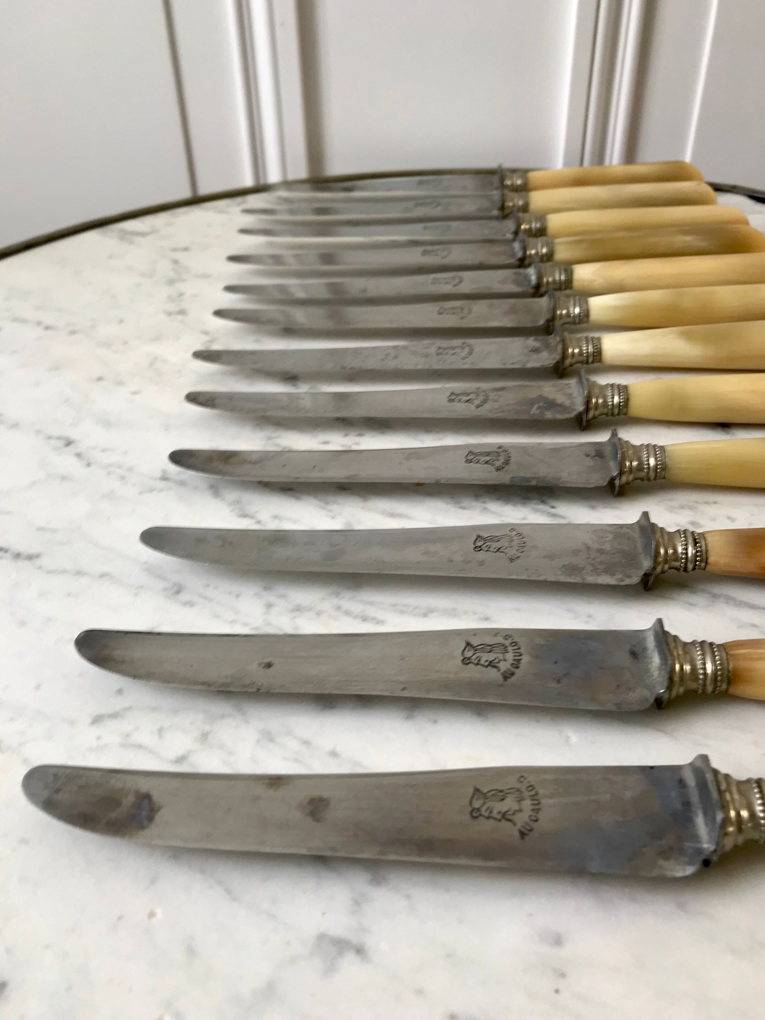 Set of 12 horn knives 50s
