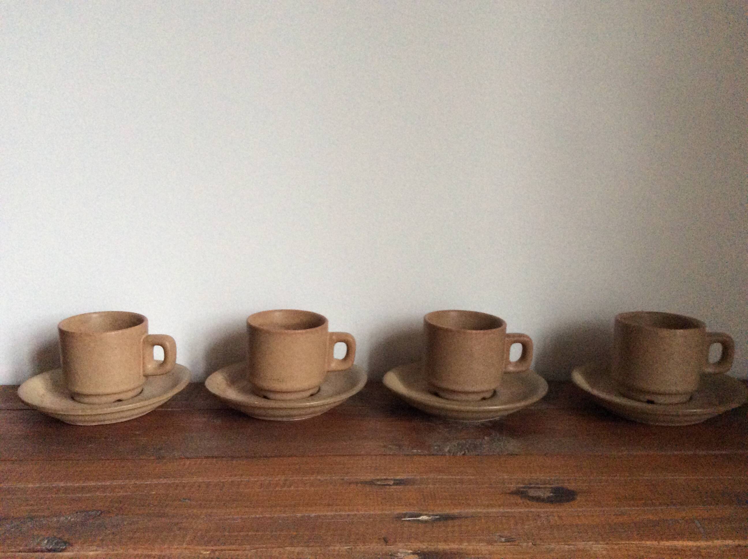 4 stoneware coffee cups