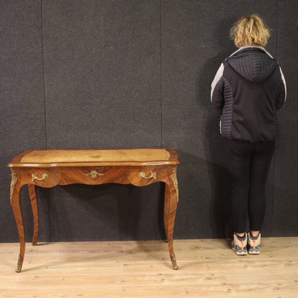 Bureau français de style Louis XV du XXe siècle