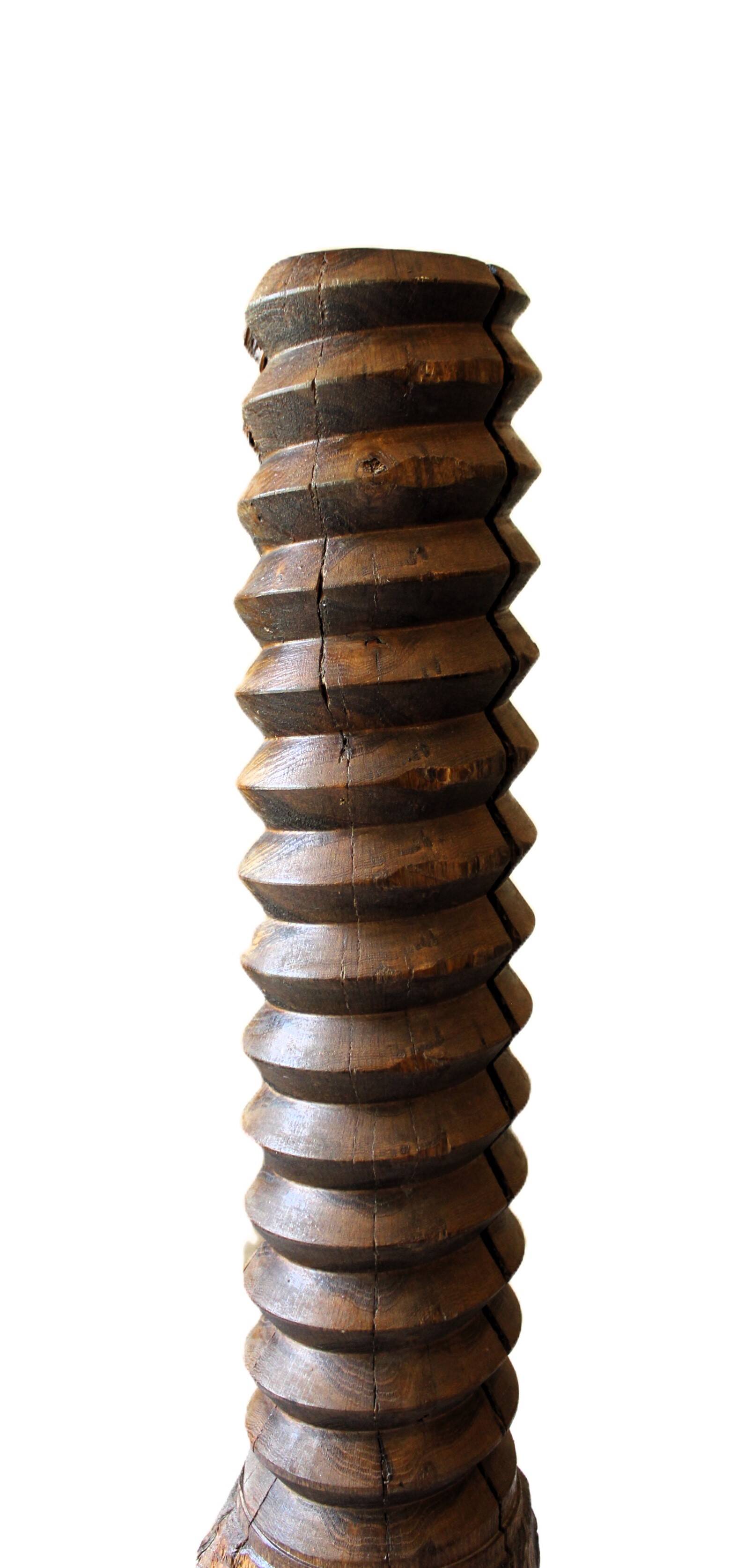 Ancienne vis de pressoir ébauche
