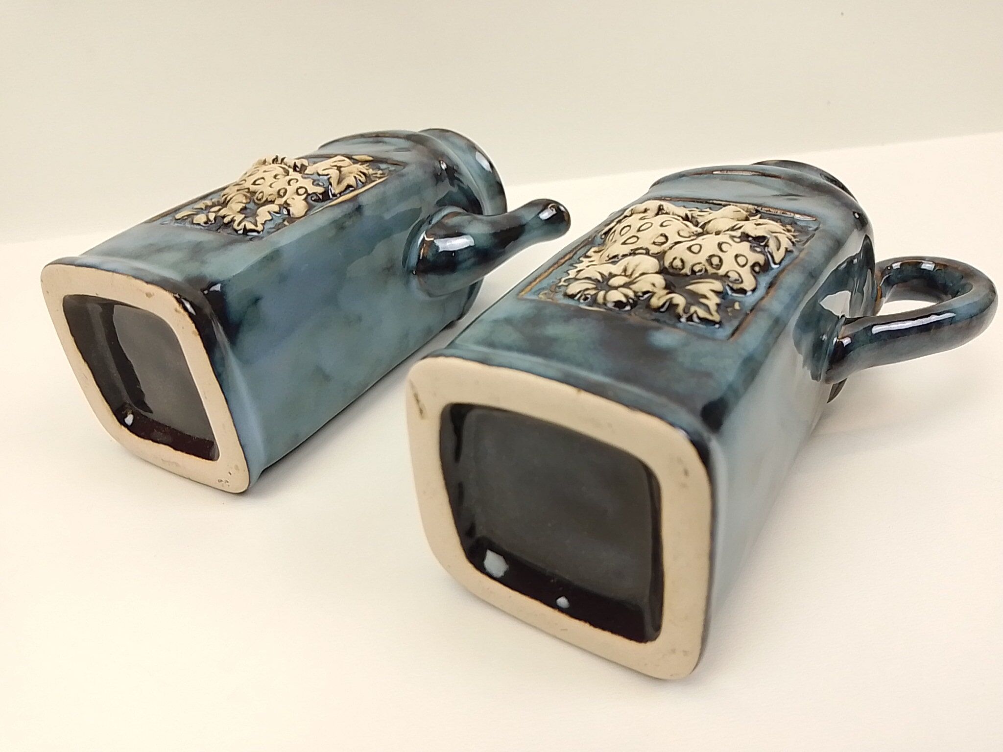 Oil and vinegar set in blue marbled style ceramic