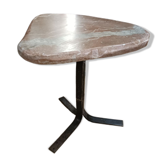 Table, guéridon art populaire brutaliste marbre et fer forgé 1960