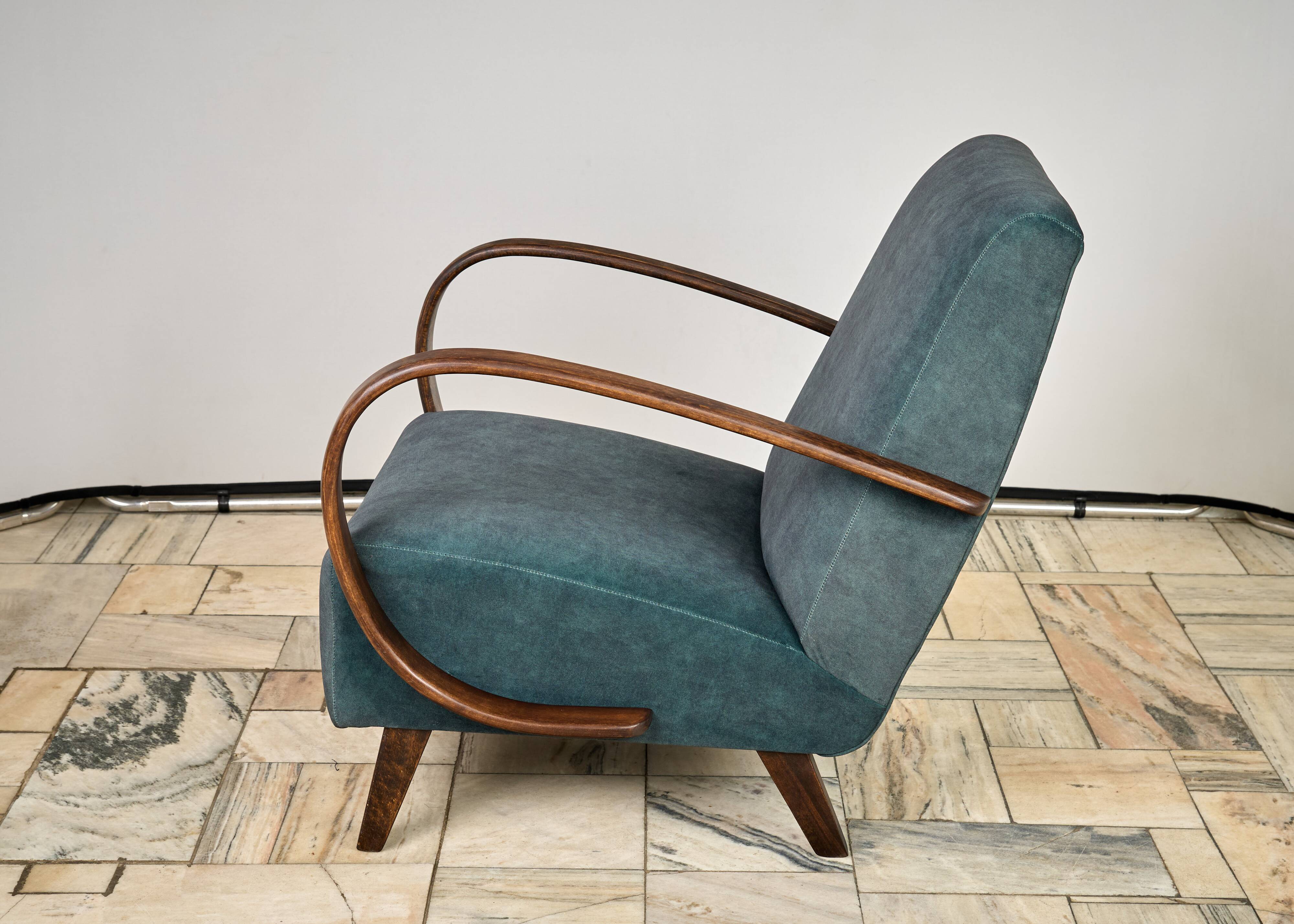 H 410 armchair designed by Jindrich Halabala, Czechoslo