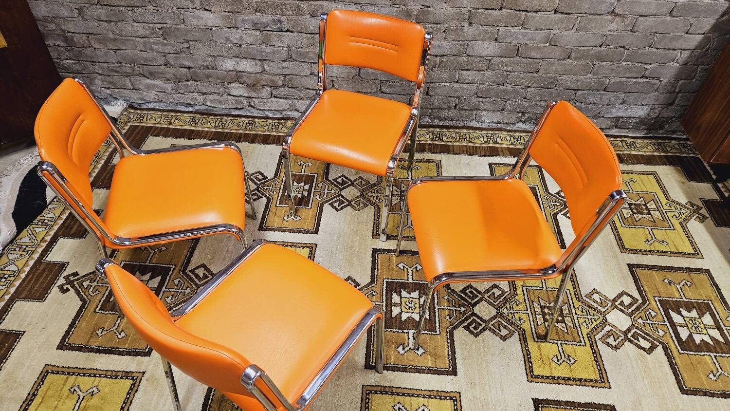 Set of 4 vintage chrome skai orange chairs 1970