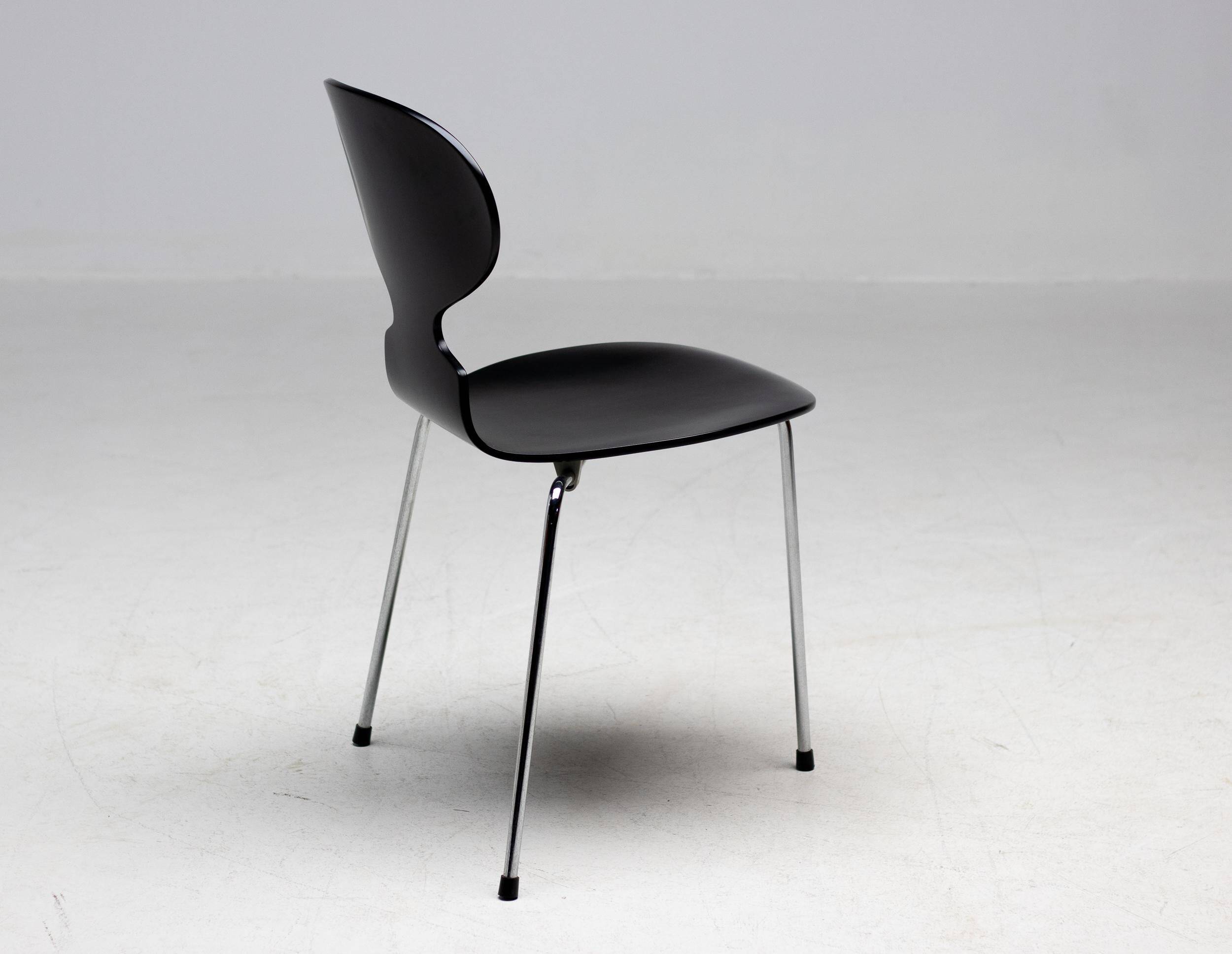 Ensemble de quatre chaises 3100 "Ant" - Arne Jacobsen pour Fritz Hansen, Danemark