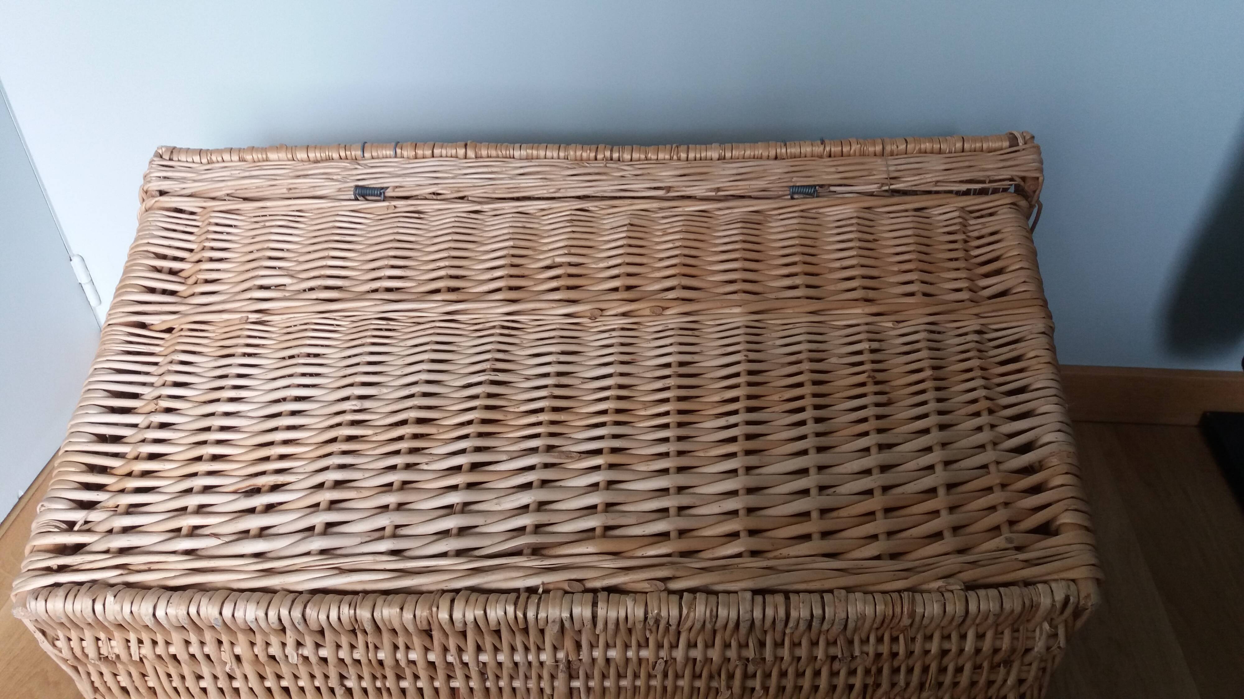 Wicker crate, very large basket