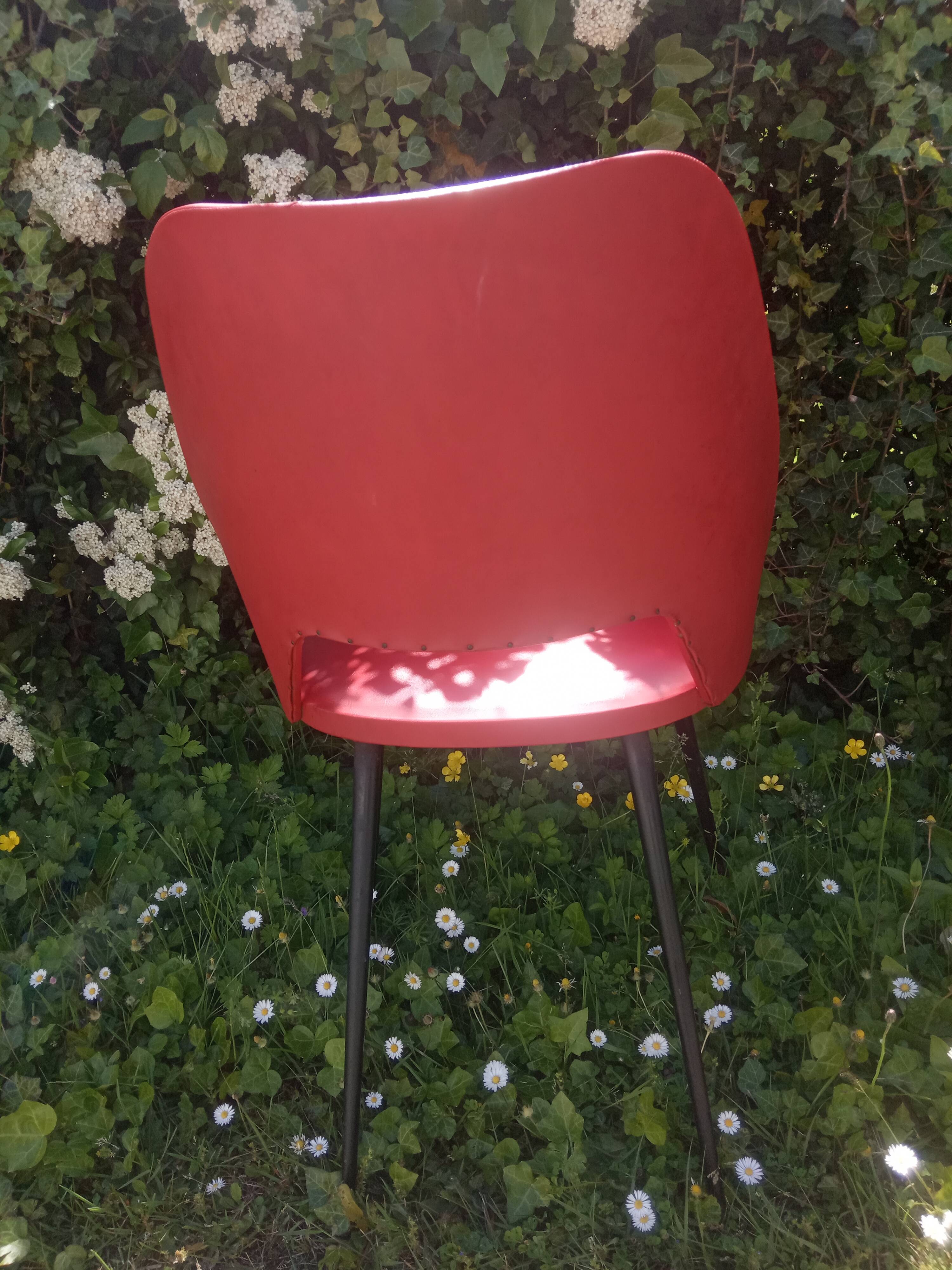 Vintage cocktail barrel-shaped chair