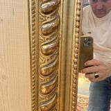 Miroir époque Napoléon III à fronton à la feuille d'or