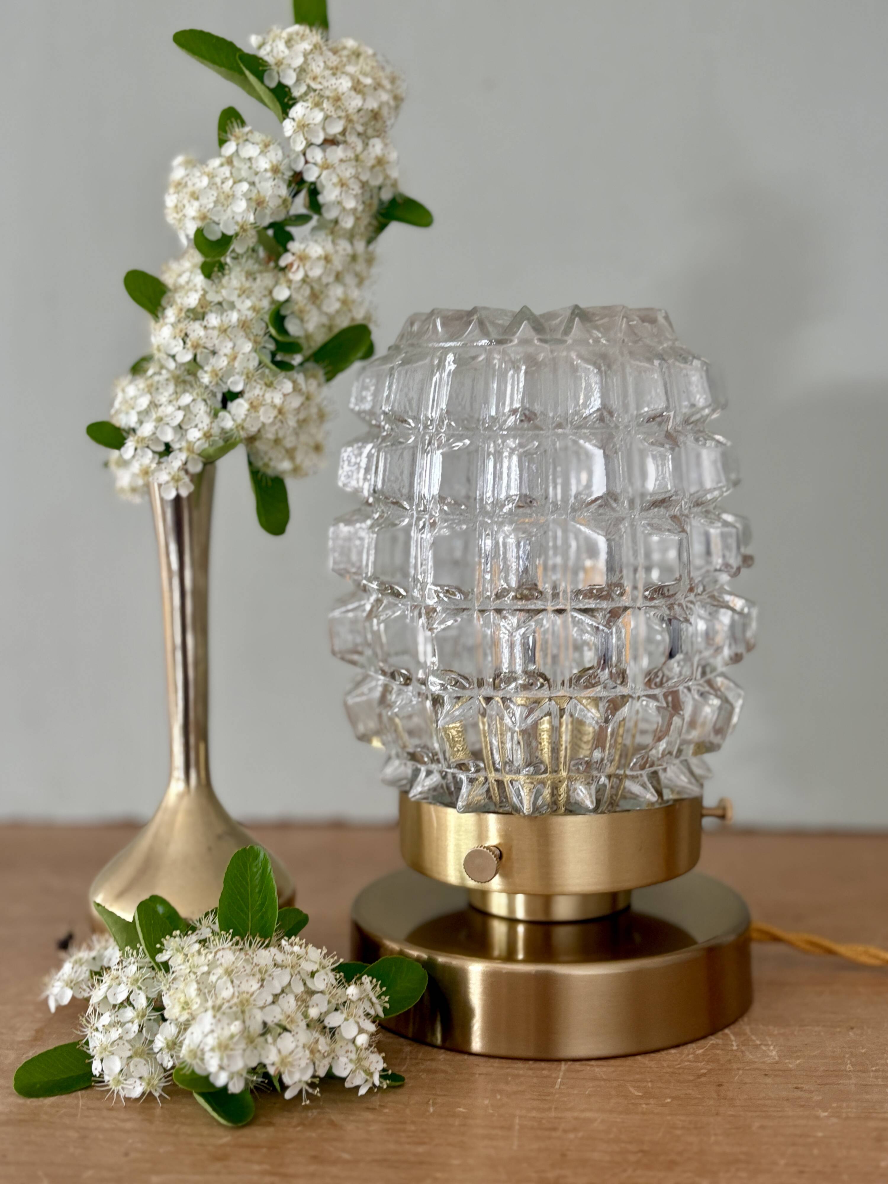 Vintage globe table lamp in transparent molded glass