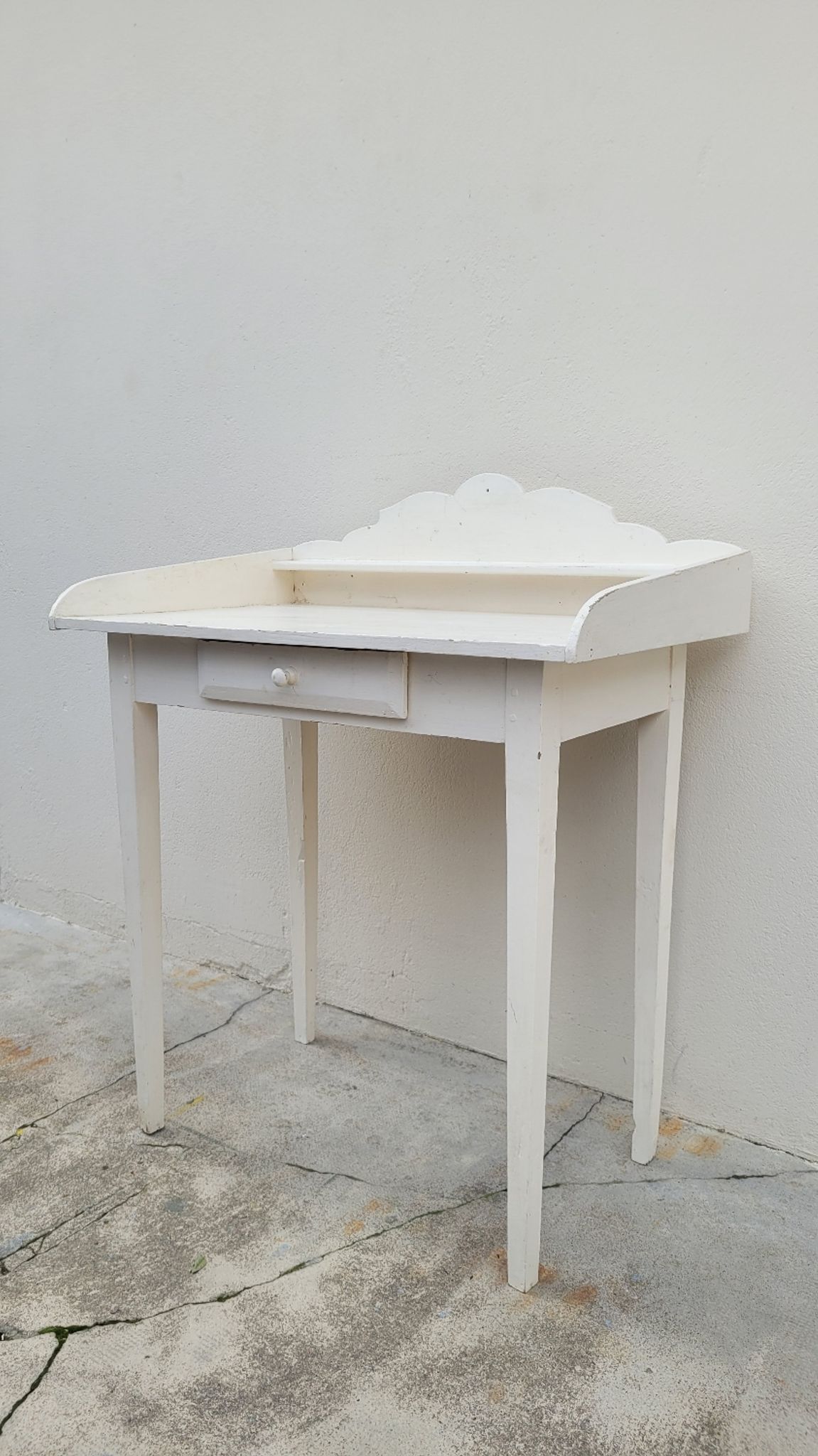 Dressing table old wooden dressing table, one drawer