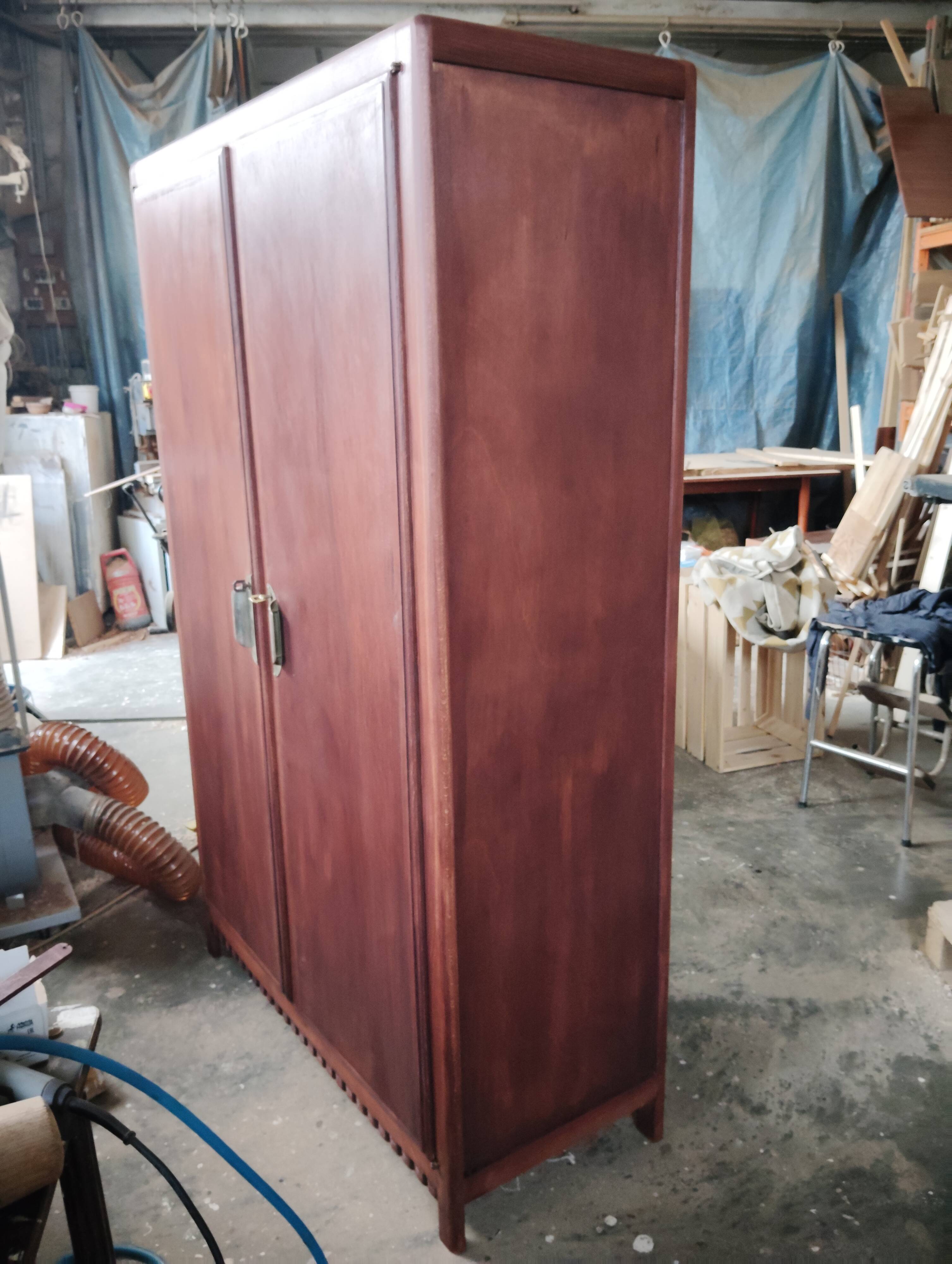 Plain Parisian wardrobe "Art Deco"