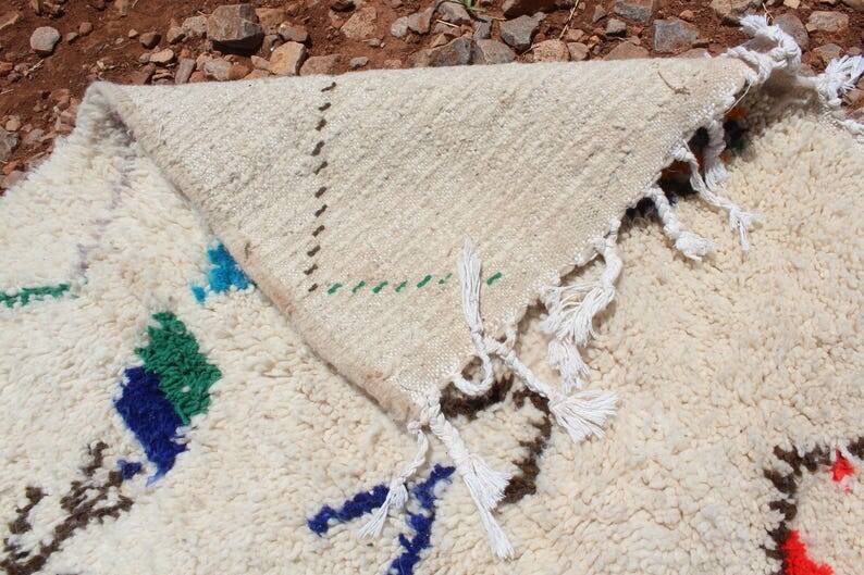 White decorated tablecloth 240cm x 140cm