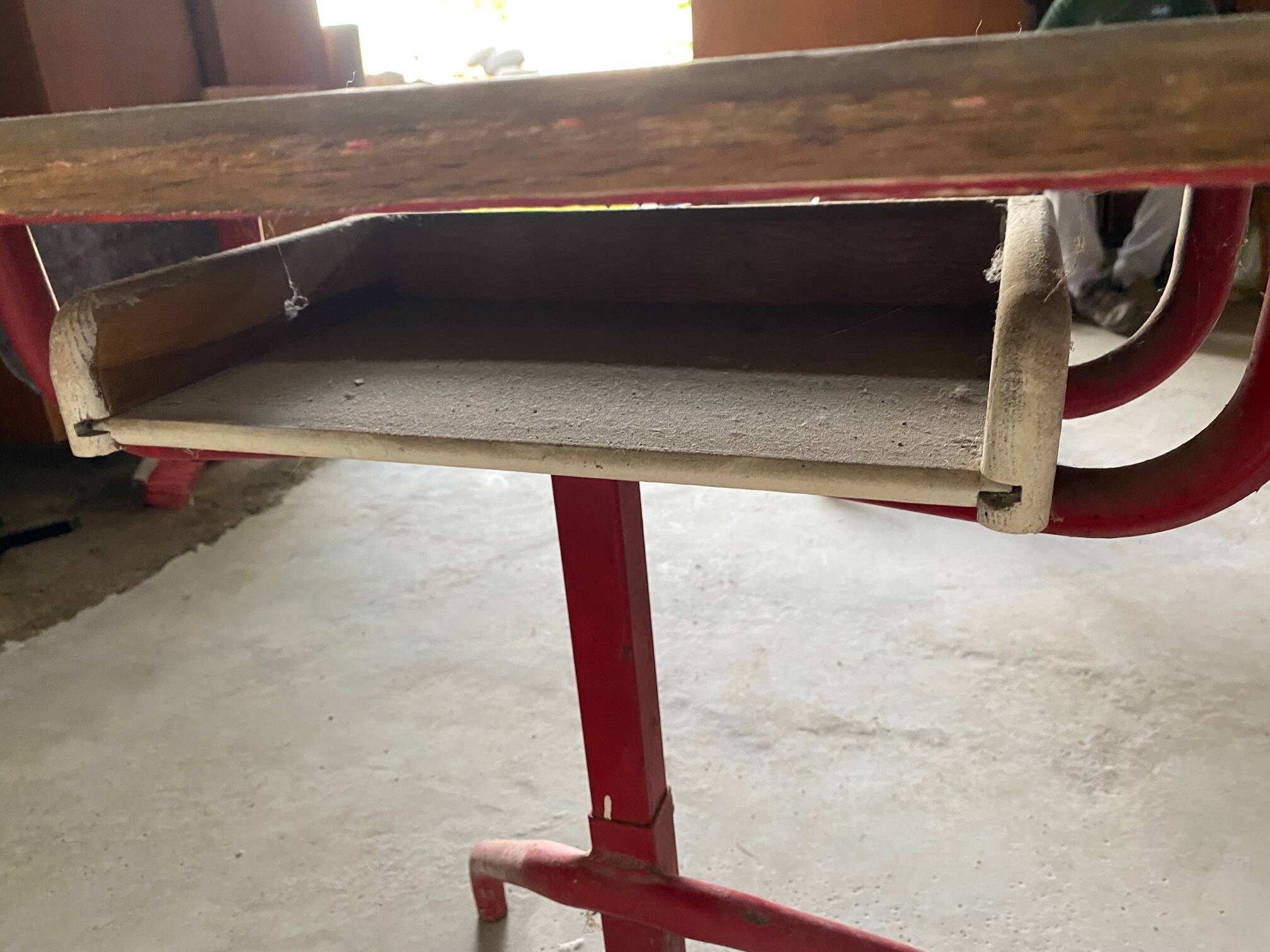 Child's desk in steel and wood from the 1950s.