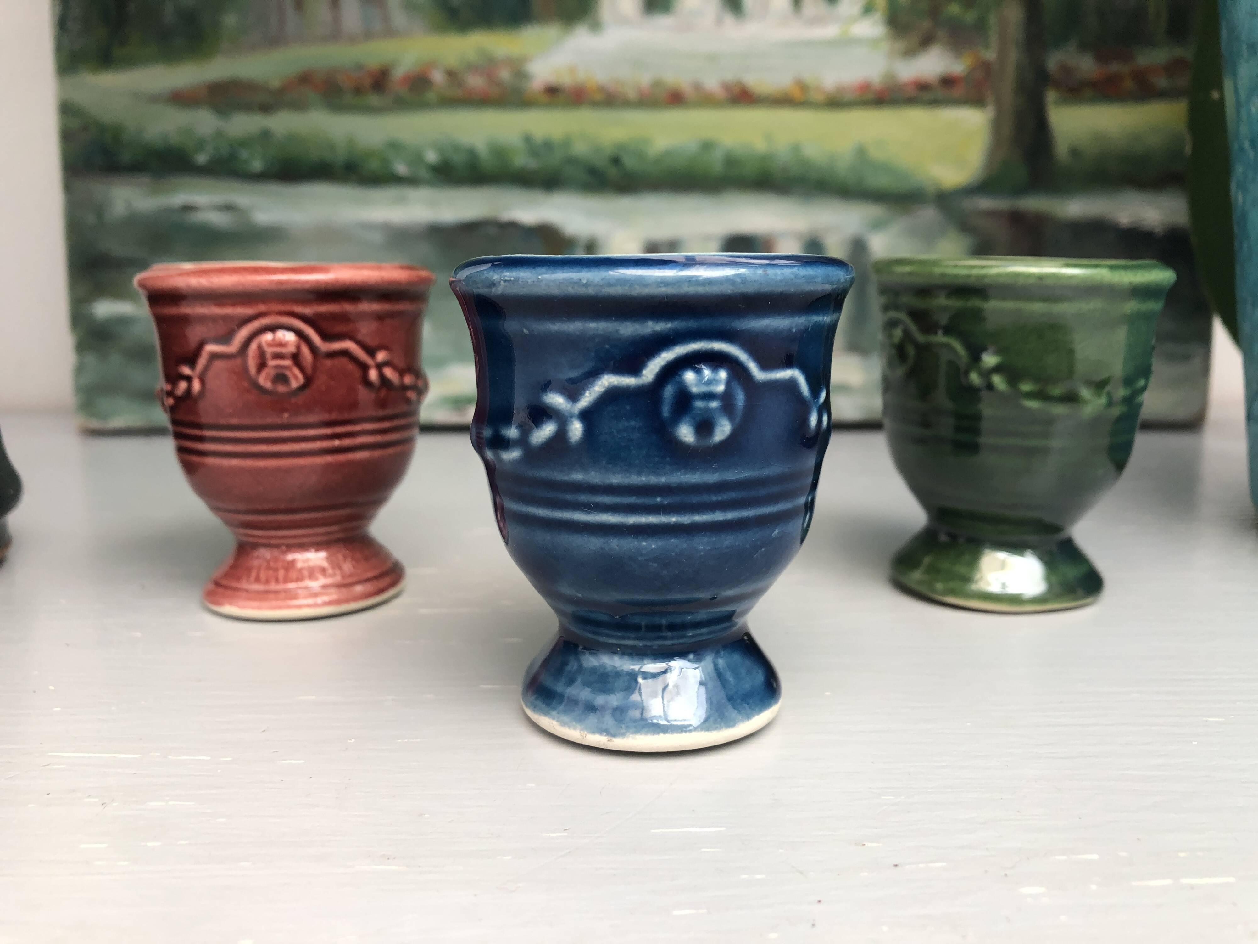 3 egg cups anduze vase