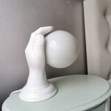 Lampe murale en céramique en forme de main avec sphère de verre années 80