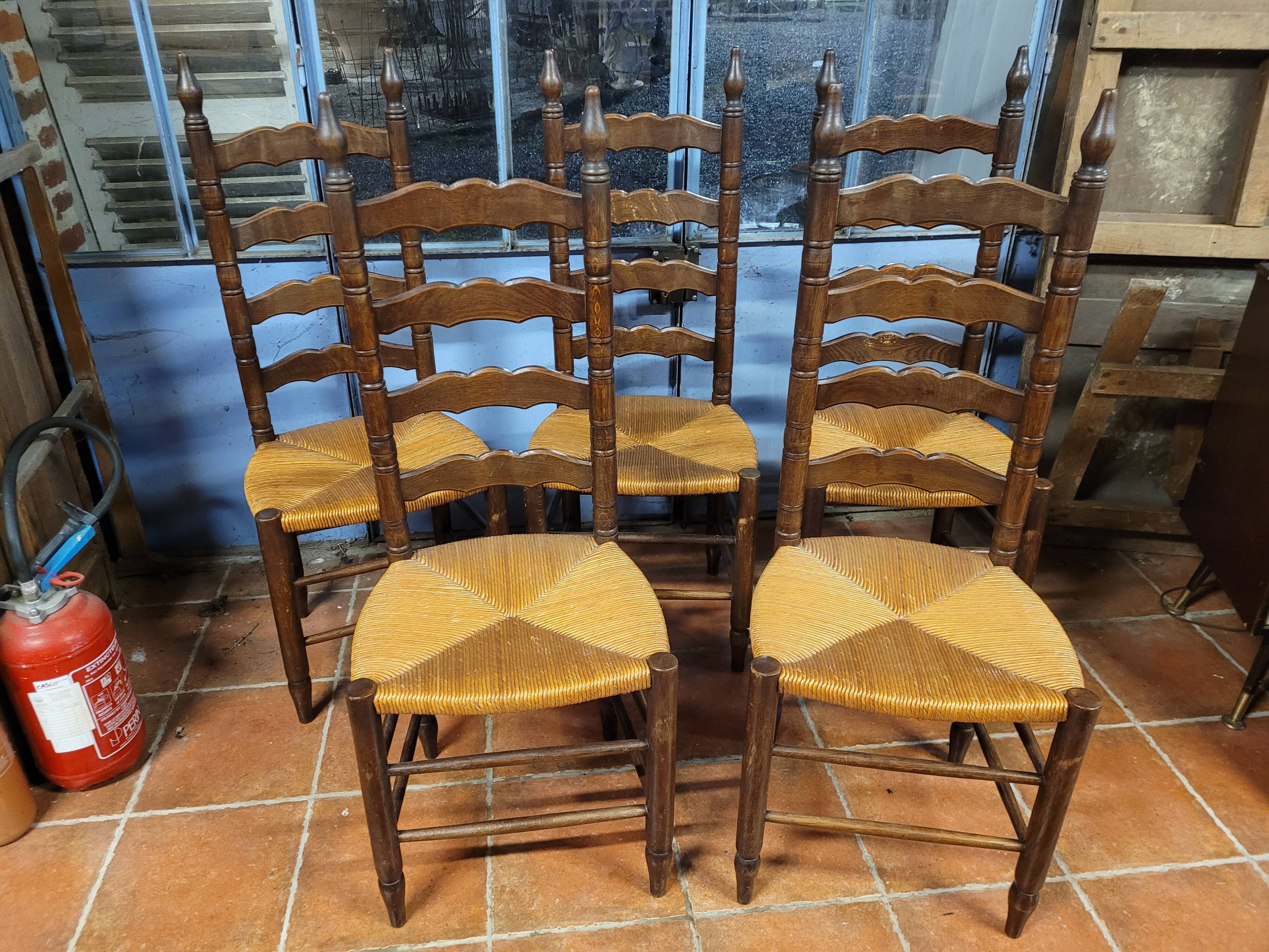 Set of 5 Picardy dining room chairs