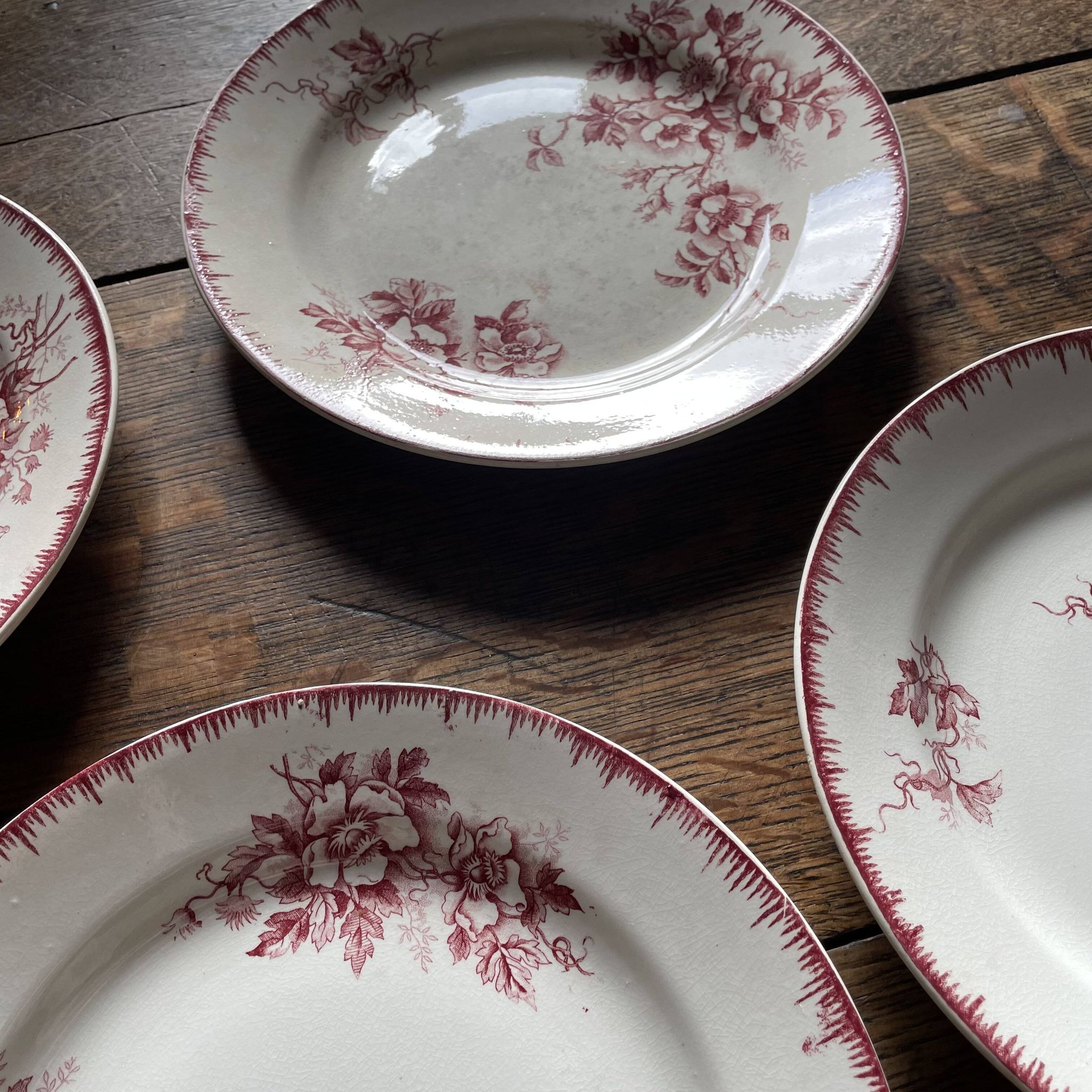 Ensemble de 4 assiettes plates en faïence de Maastricht