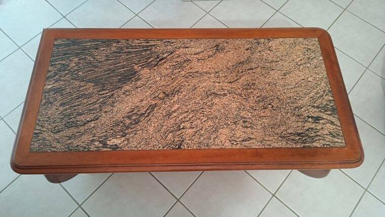 Table basse en bois massif et pierre naturelle