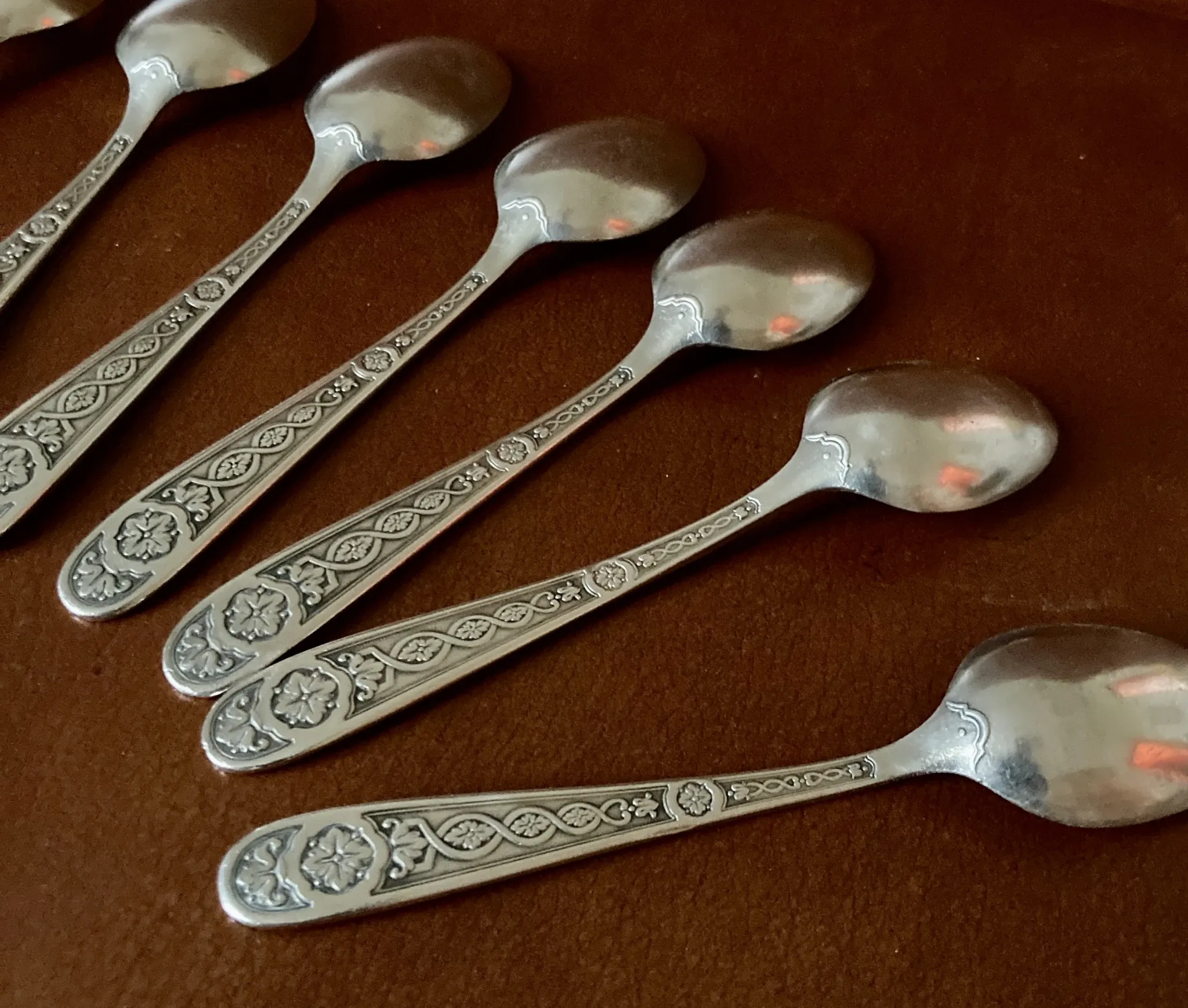 12 petites cuillères Villeroy Christofle dans leur écrin