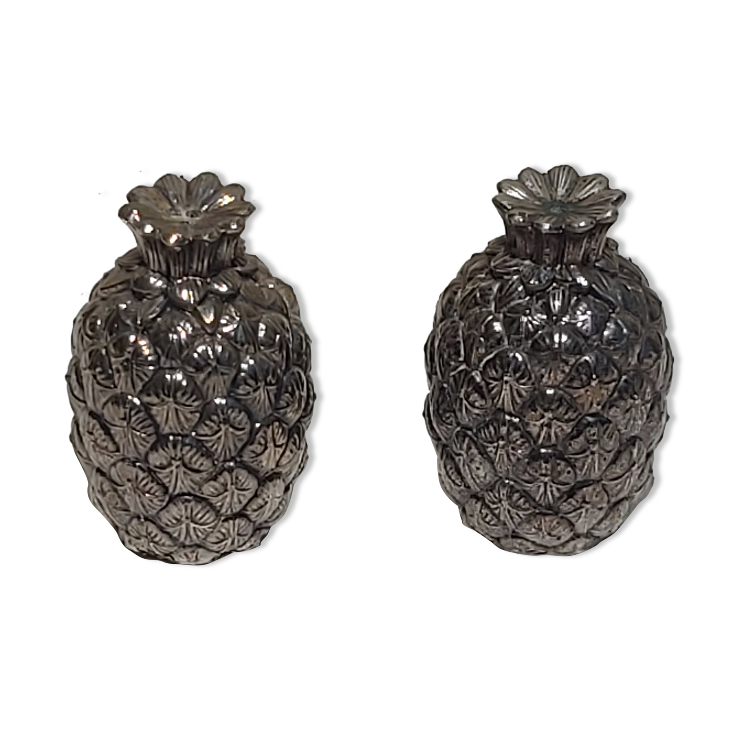Salt and pepper pineapple silver metal
