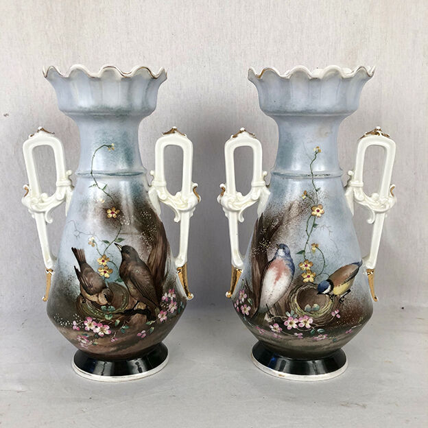 Pair of paris porcelain vases with bird decorations