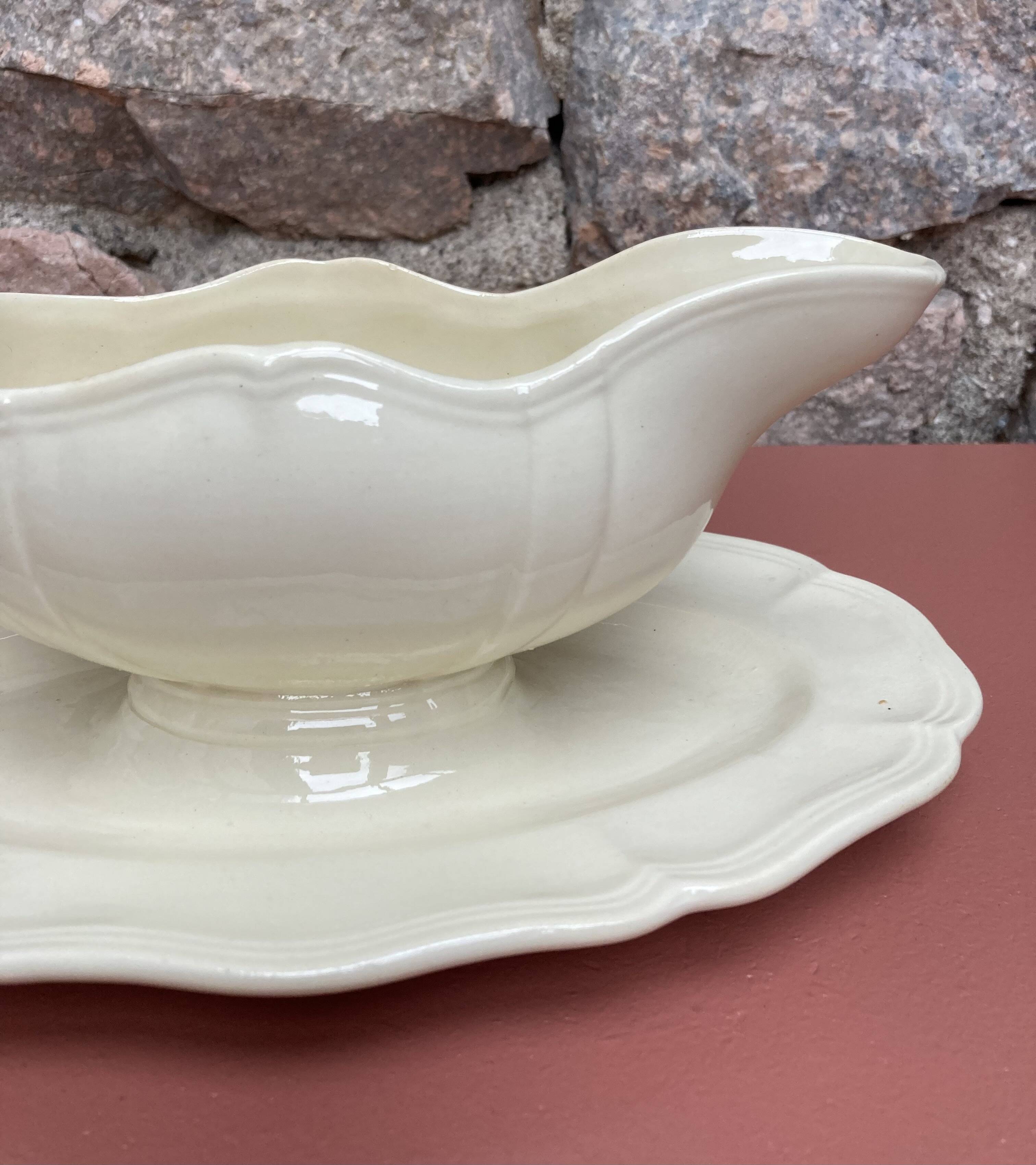 Digoin Sarreguemines ivory gravy boat with gadroons