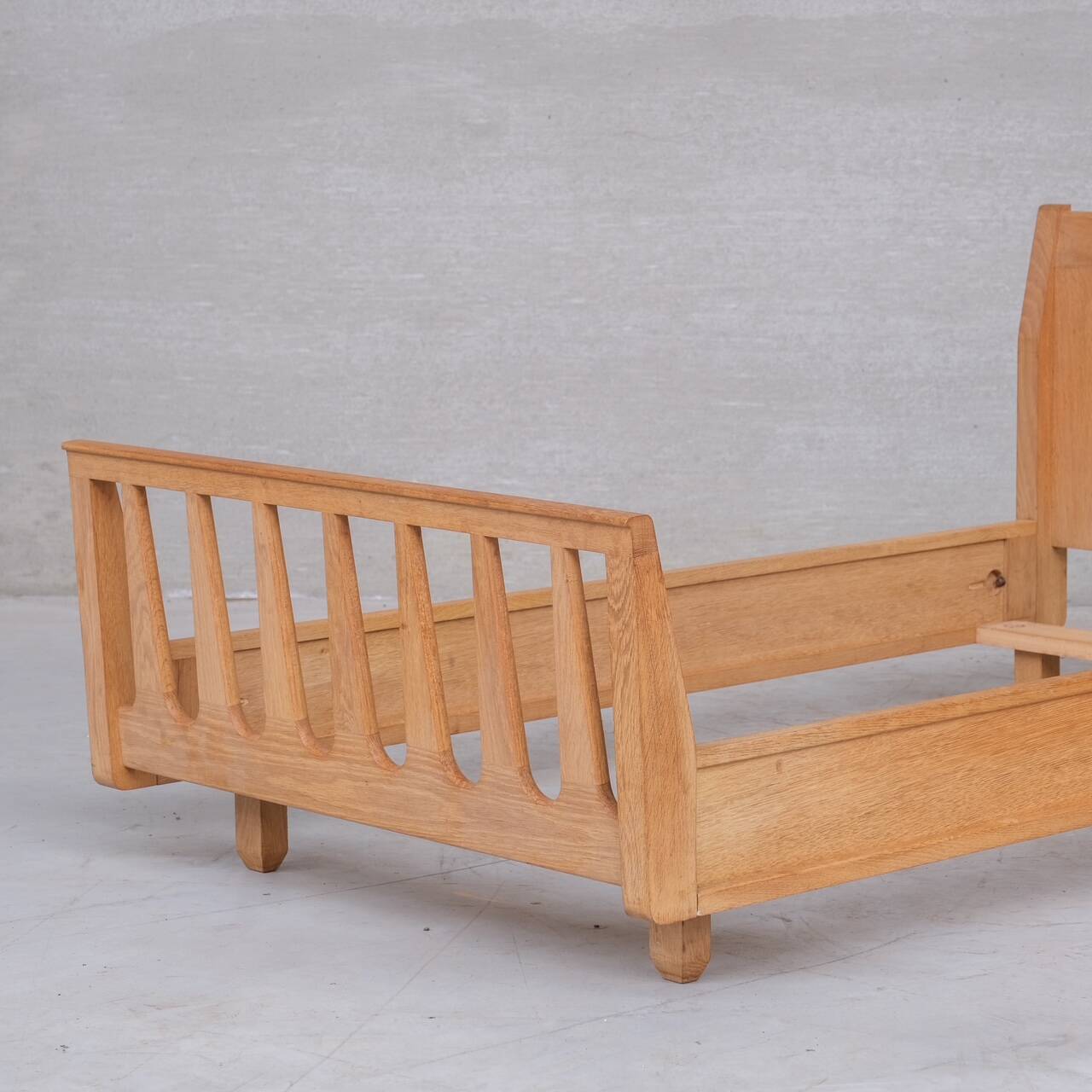 Guillerme et Chambron French Mid-Century Oak Single Bed