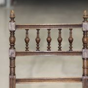 Paire de chaises cannées en bois