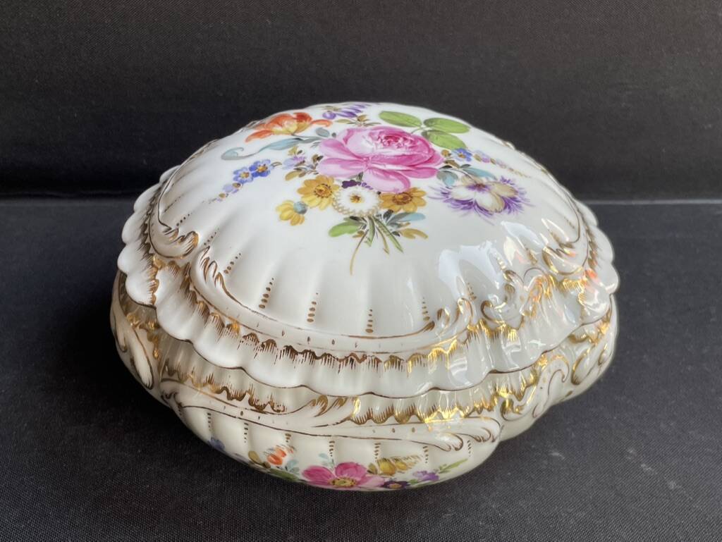 Large candy box – Dresden porcelain (Germany)