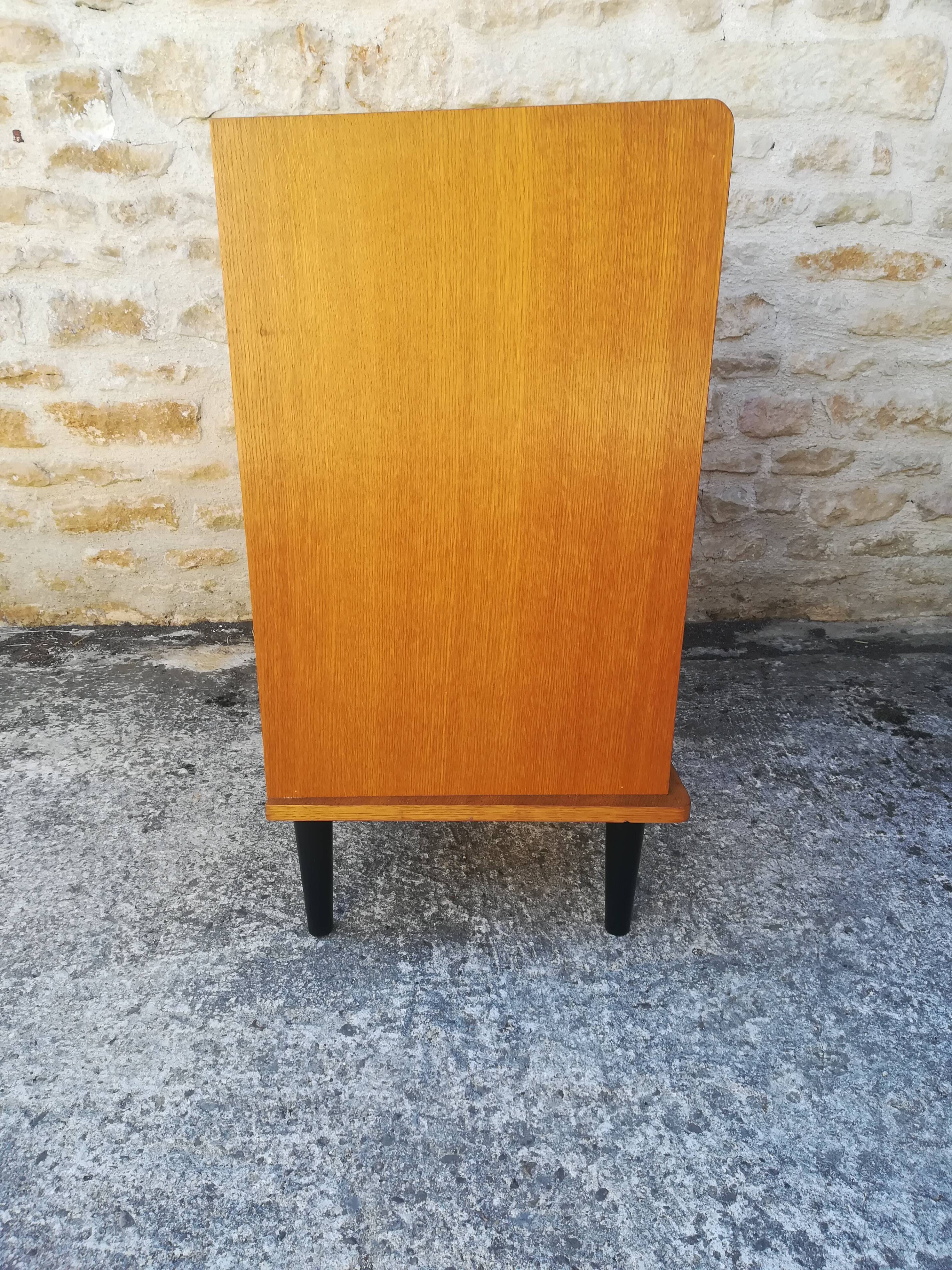 Vintage chest of drawers with four drawers