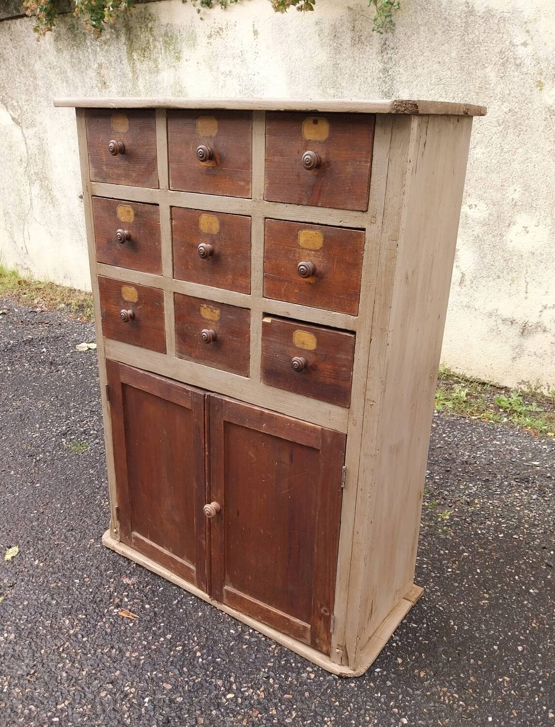 Seed grower's furniture