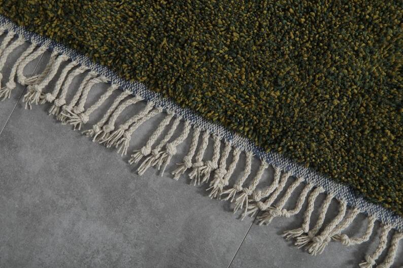 Authentic handwoven natural wool rug, size 200/300 cm.