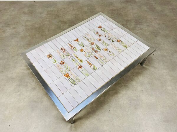 Table basse céramique années 50, faites de carreaux de Roger Capron