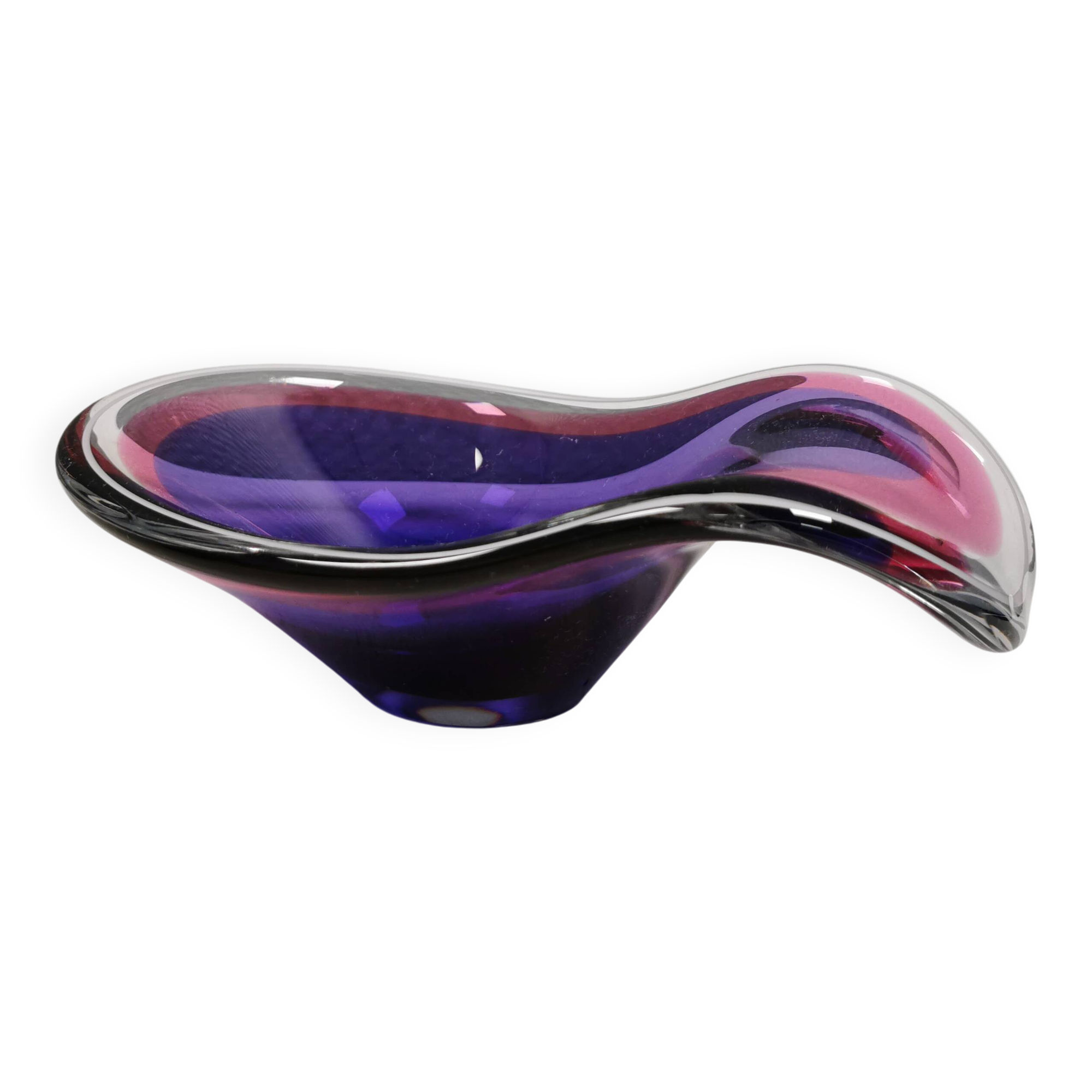Beautiful dish/bowl in many coloured glass.