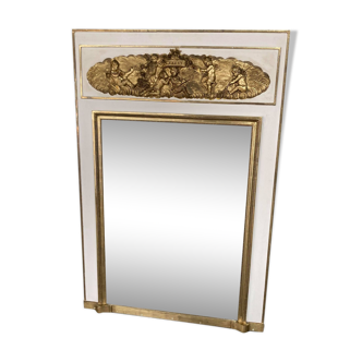 Mirror decorated with toddlers