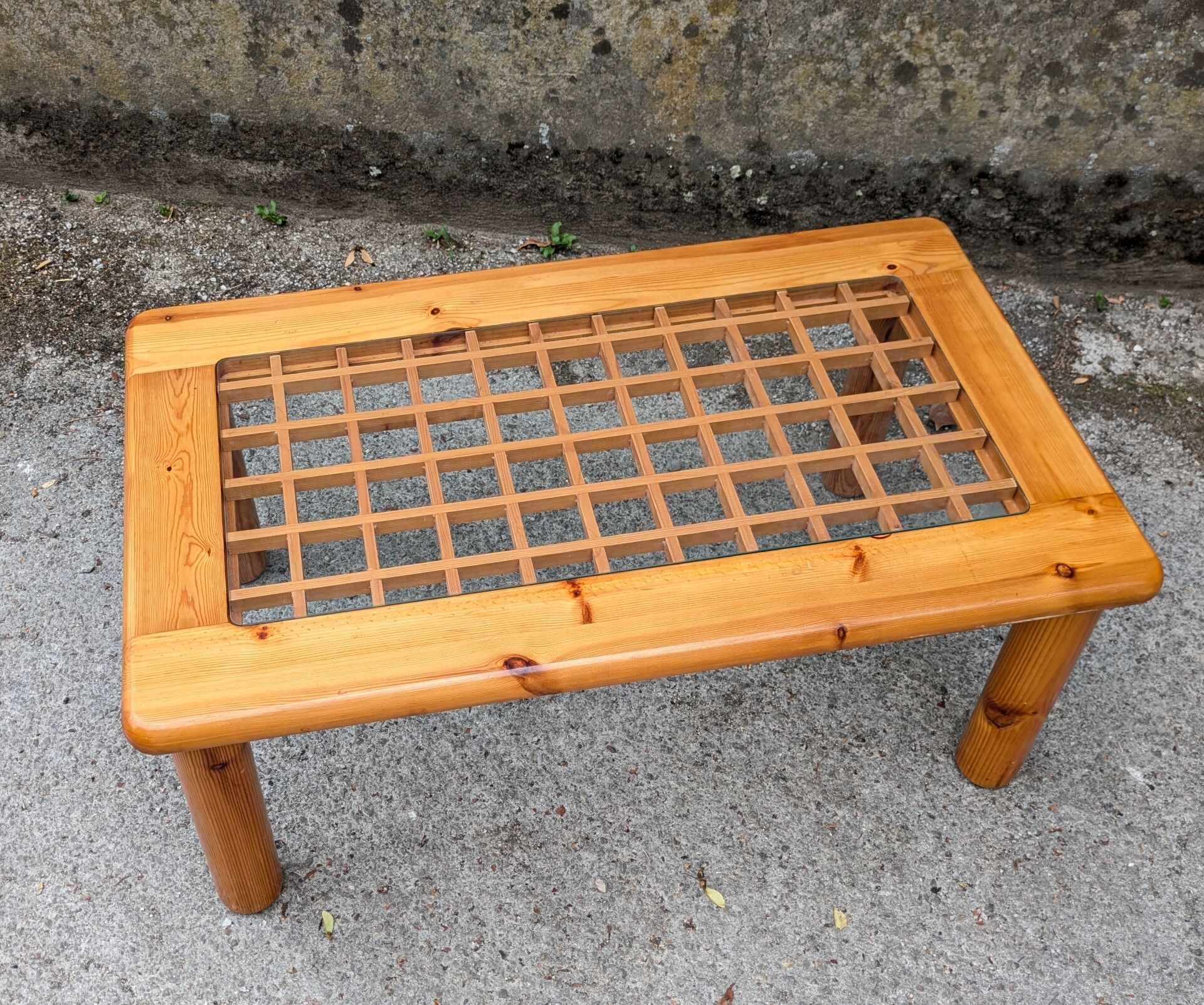 Lattice coffee table in pine and glass, France, 1980