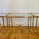 Table basse tripartite en laiton et verre